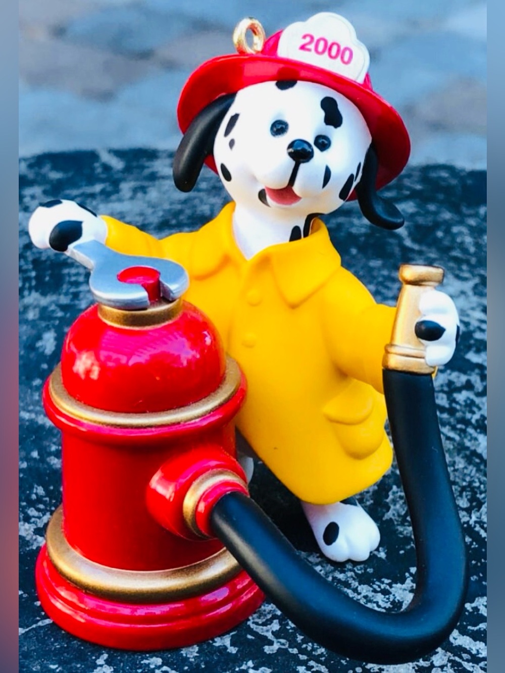 2000 Dalmatian Firefighter Figure Hallmark Onrnament Dousin Dalmatian